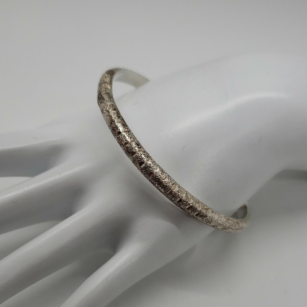 Vintage diamond cut sterling silver 925 hinged bangle‎ 2.5" diameter bracelet